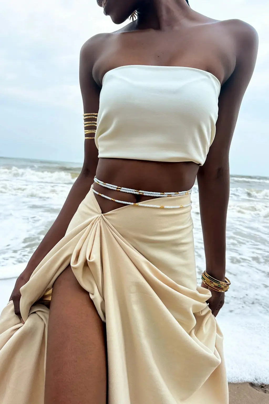 GOLDEN WAISTGLOW – The Waist Chain That Unleashes the Goddess in You - Proliana Nigeria